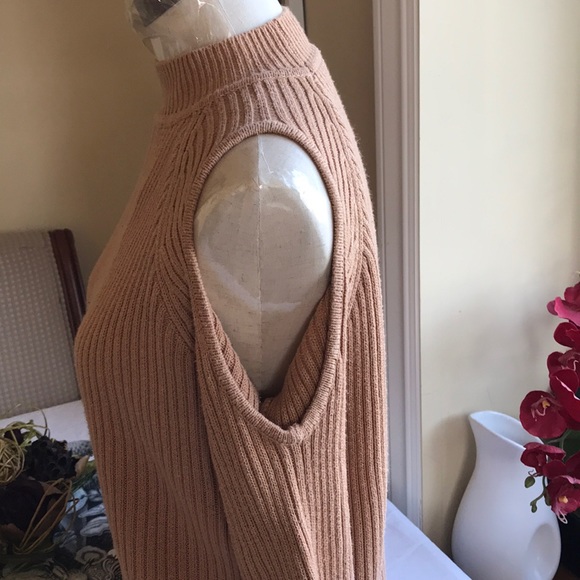 H&M cold shoulder sweater - Picture 3 of 4